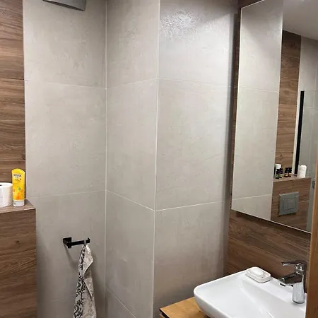 A302 Montebello Apartment