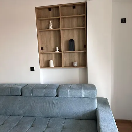 A302 Montebello Apartment